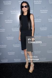Vera Wang feet photo 6