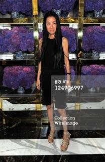 Vera Wang feet photo 4