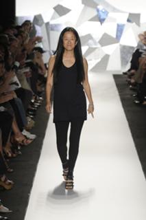 Vera Wang feet photo 11