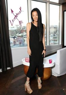 Vera Wang feet photo 9