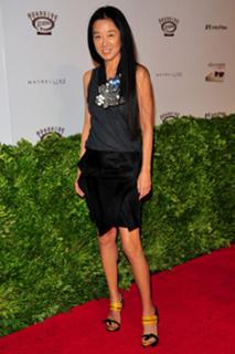 Vera Wang feet photo 17