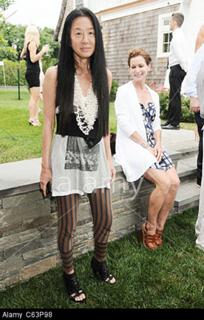 Vera Wang feet photo 16