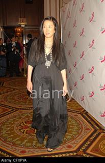 Vera Wang feet photo 15