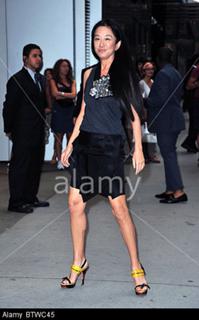Vera Wang feet photo 11