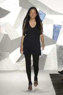 Vera Wang feet photo 9