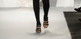 Vera Wang feet photo 16