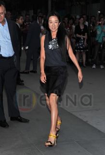 Vera Wang feet photo 14