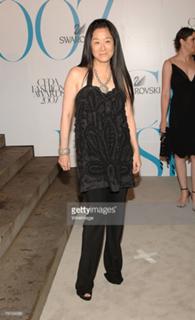 Vera Wang feet photo 3