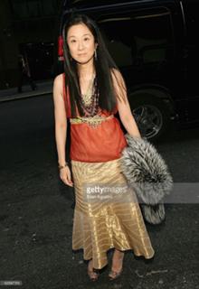 Vera Wang feet photo 10