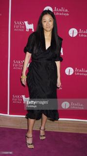 Vera Wang feet photo 16