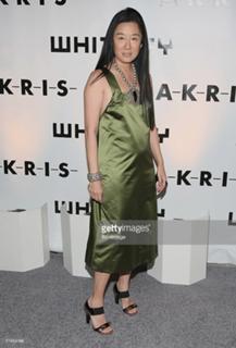 Vera Wang feet photo 10