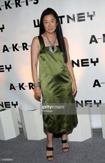 Vera Wang feet photo 9
