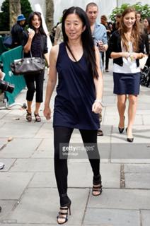 Vera Wang feet photo 7