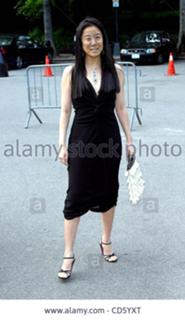 Vera Wang feet photo 12