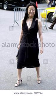 Vera Wang feet photo 10