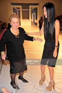 Vera Wang feet photo 8