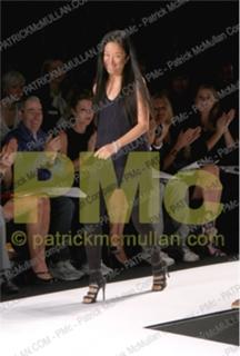 Vera Wang feet photo 9