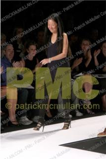 Vera Wang feet photo 8