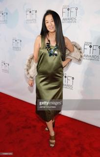 Vera Wang feet photo 15