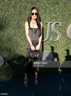Vera Wang feet photo 12