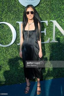 Vera Wang feet photo 6