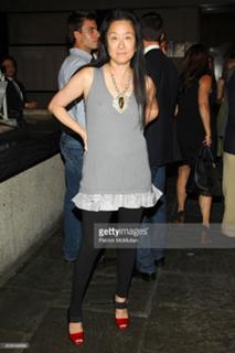 Vera Wang feet photo 15
