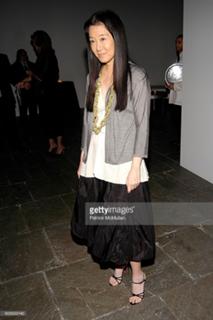 Vera Wang feet photo 5