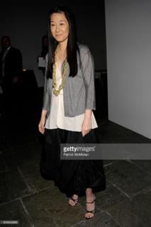 Vera Wang feet photo 3
