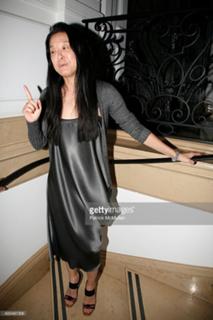 Vera Wang feet photo 8