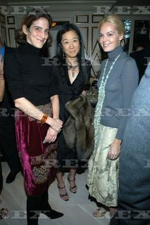 Vera Wang feet photo 14
