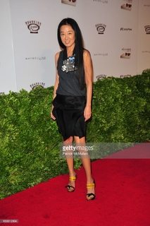 Vera Wang feet photo 3
