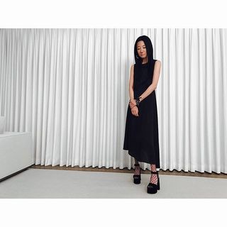 Vera Wang feet photo 15