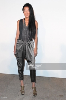 Vera Wang feet photo 9
