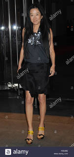 Vera Wang feet photo 17