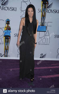 Vera Wang feet photo 11