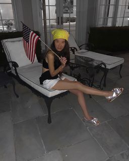 Vera Wang feet photo 10
