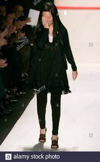Vera Wang feet photo 14