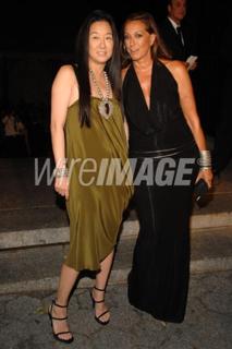 Vera Wang feet photo 15