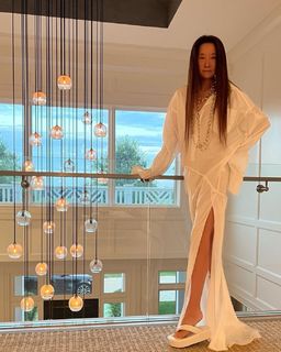 Vera Wang feet photo 3