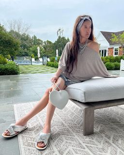 Vera Wang feet photo 2