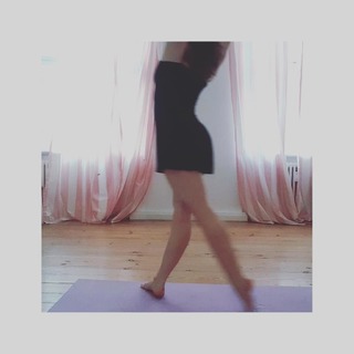 Verena Altenberger feet photo 3