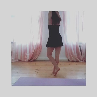Verena Altenberger feet photo 1