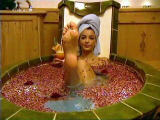 Verona Pooth feet photo thumbnail