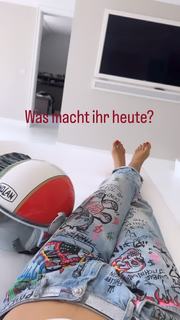 Verona Pooth feet photo thumbnail