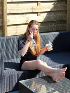 Verona van de Leur feet photo thumbnail