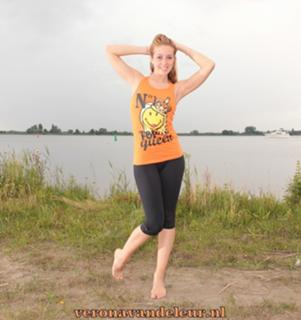 Verona van de Leur feet photo thumbnail