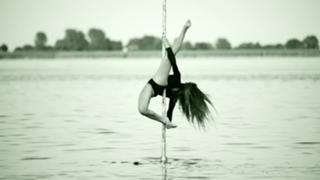 Verona van de Leur feet photo thumbnail