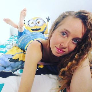 Verona van de Leur feet photo thumbnail