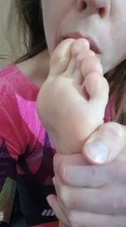 Verona van de Leur feet photo thumbnail