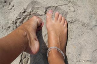 Verona van de Leur feet photo thumbnail